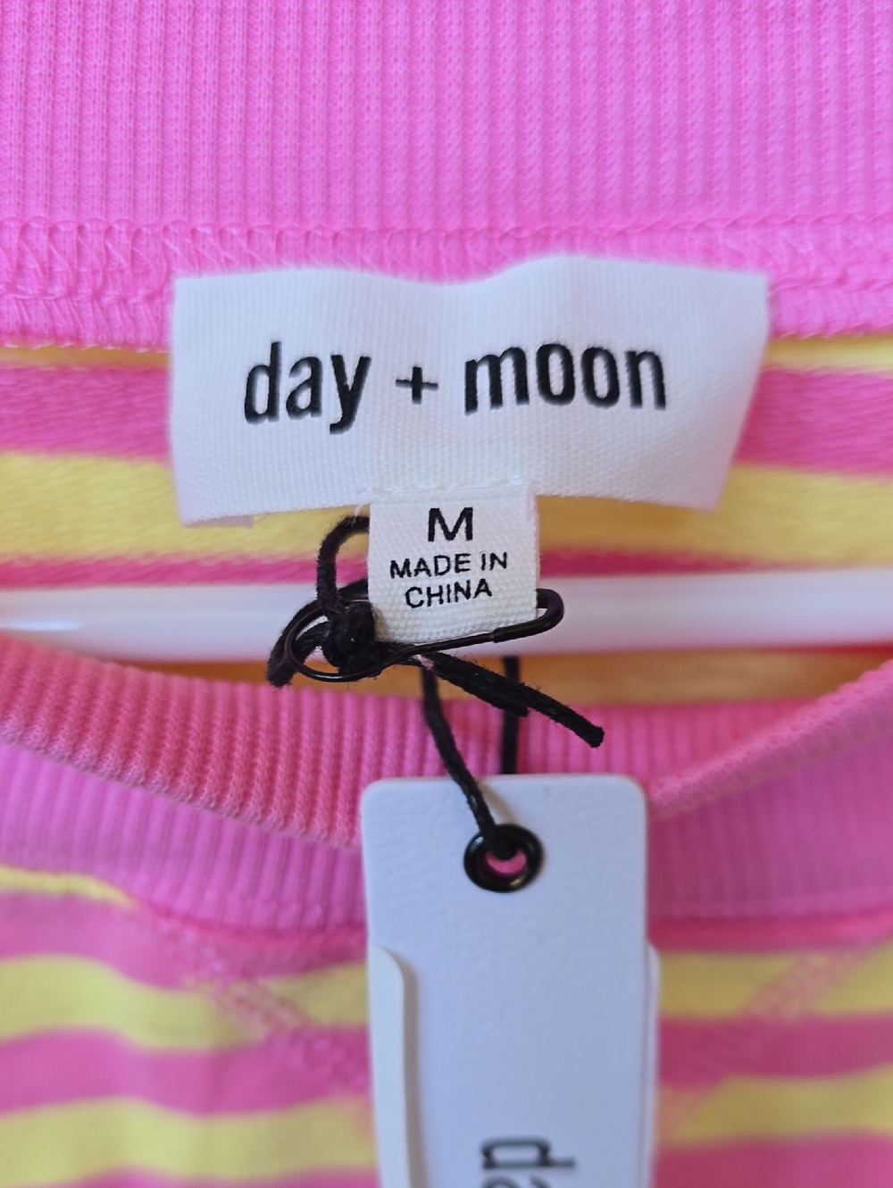 NWT Bella Rose day+moon Groovy Glow Striped 3/4 Sleeve Top Size Medium - Picture 12 of 14